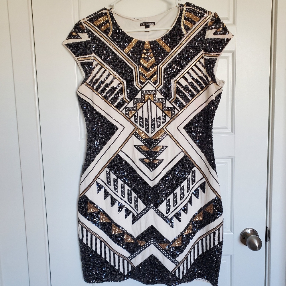 EXPRESS Deco Sequin Embellished Cap Sleeve Sheath Dress, Large